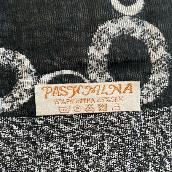 Vintage Pashmina Silk Oversized Fringed Scarf Wrap Abstract Print Black - Picture 5 of 6